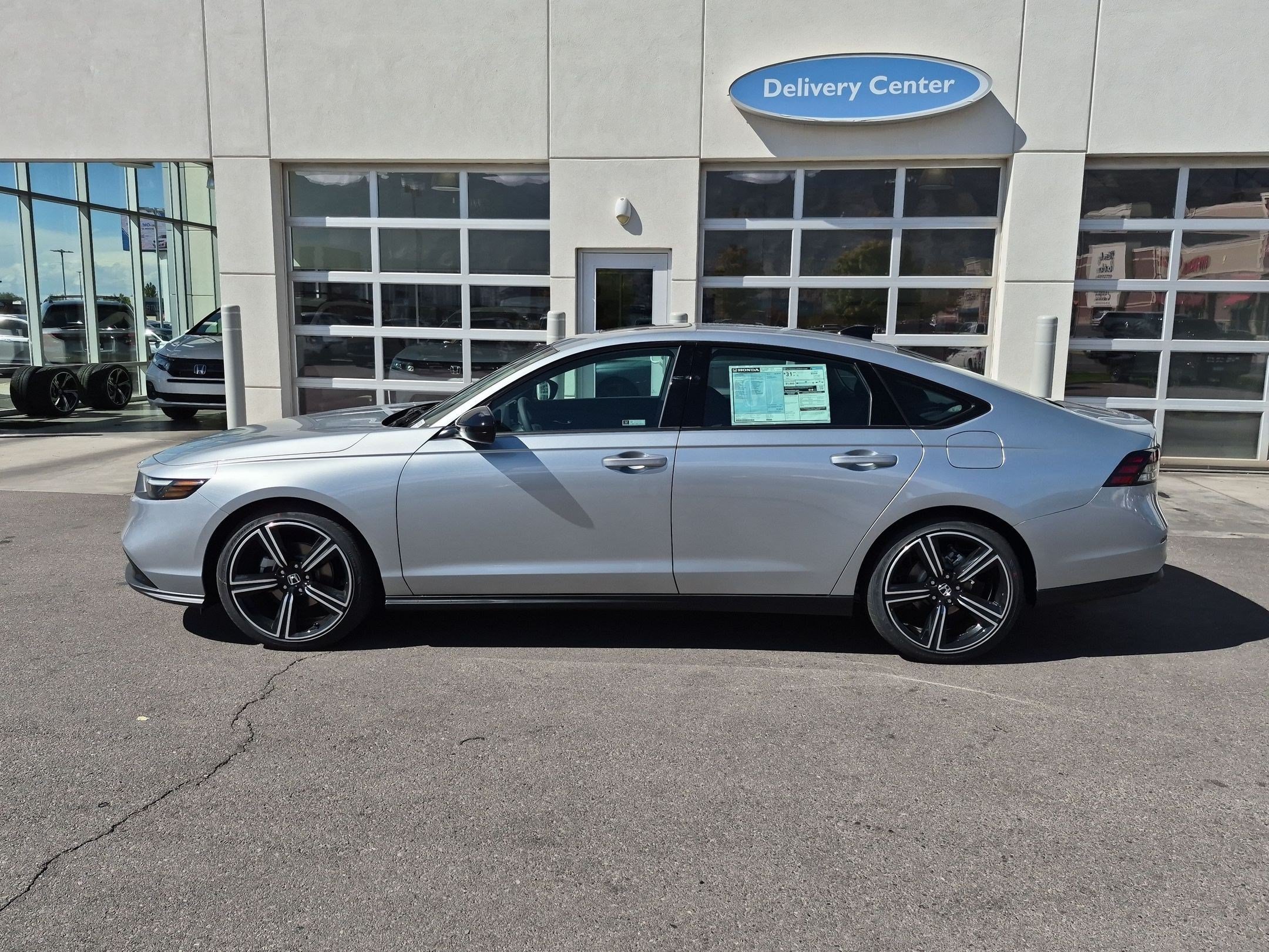 New 2026 Solar Silver Metallic Honda SE image 7