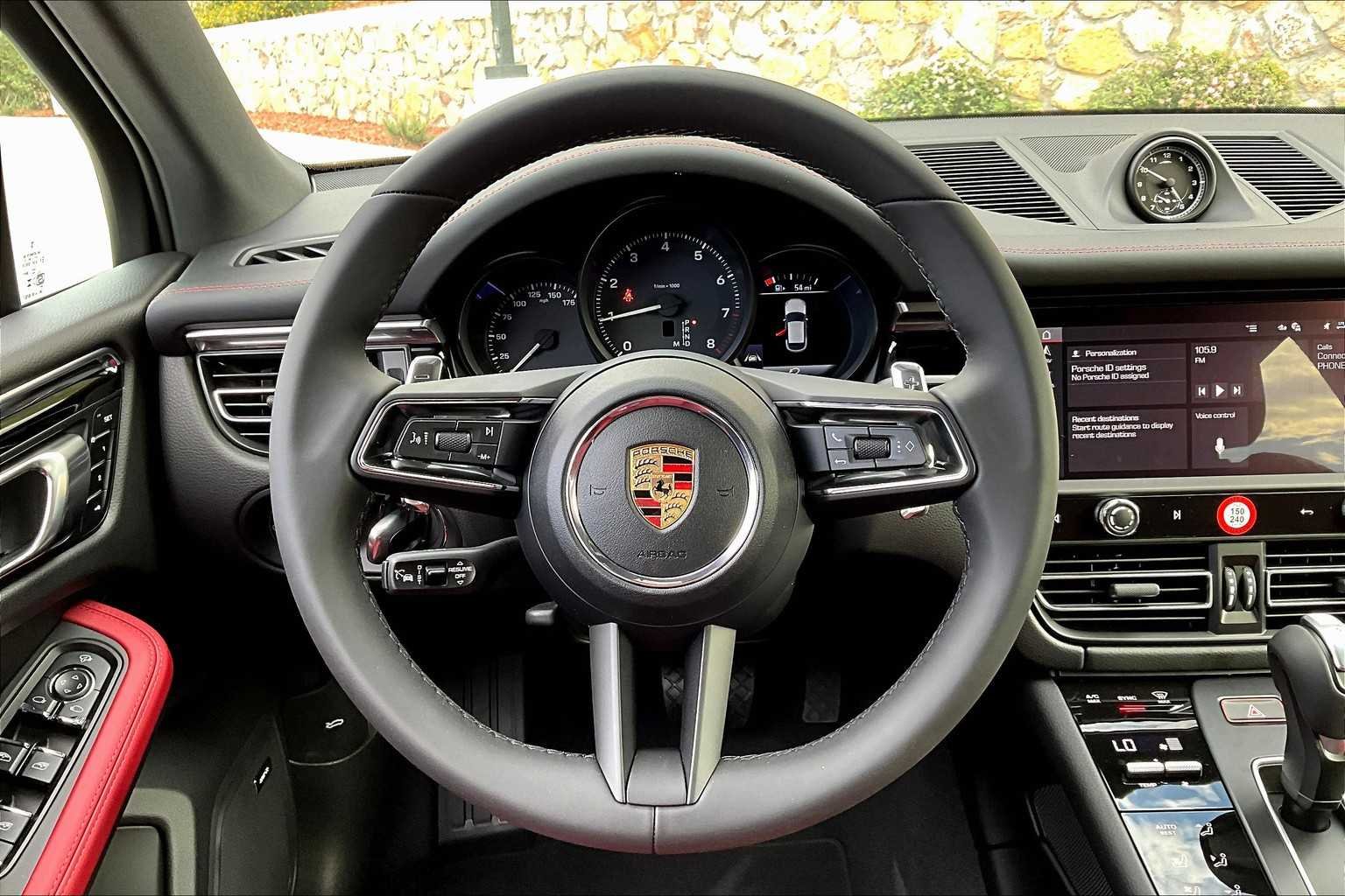 2026 Porsche Macan - Photo 14