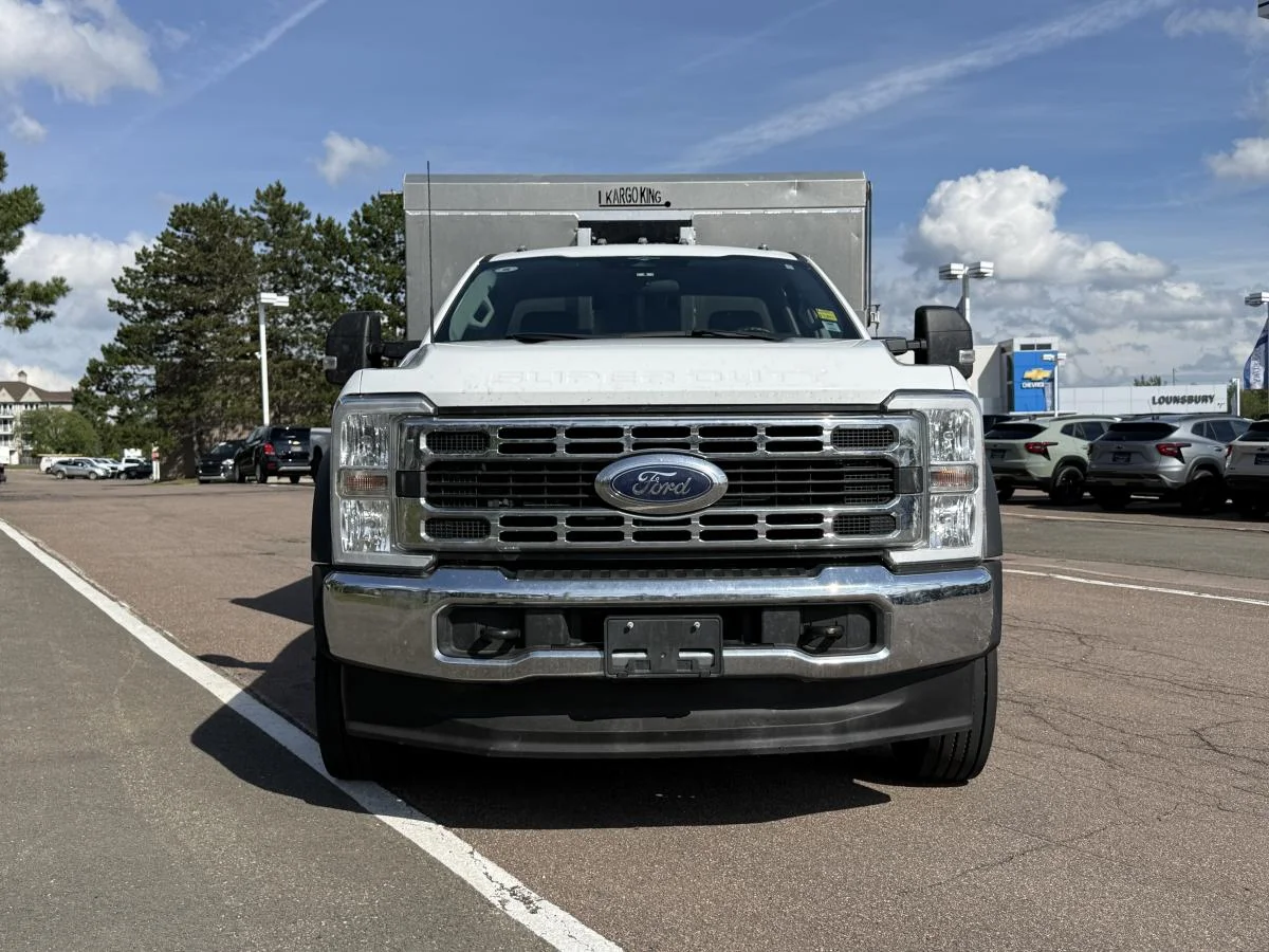 Used 2023 White Ford XLT 4x4 Power Stroke Kargo King Hooklift image 2