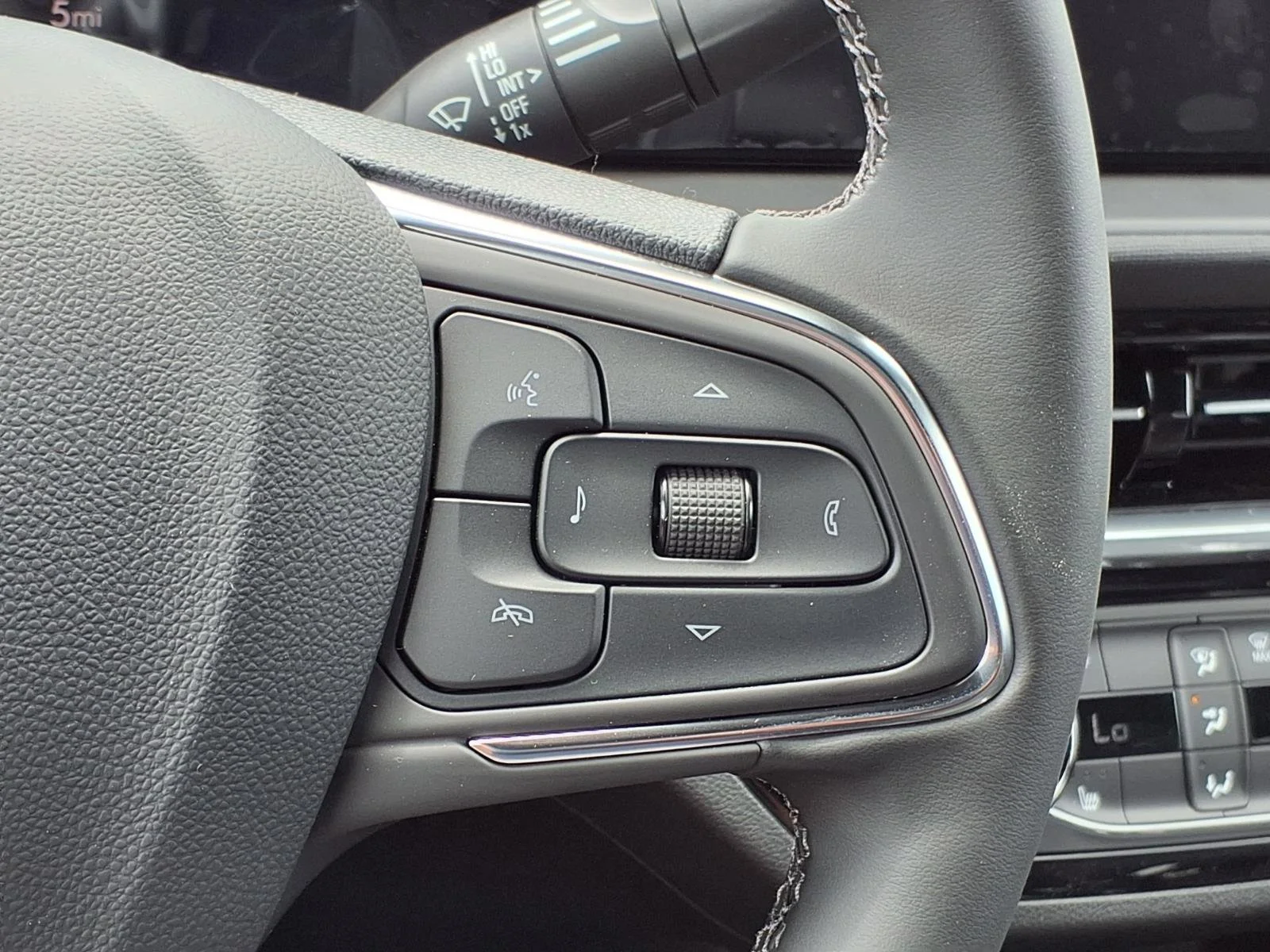 2026 Buick Envista Sport Touring - Photo 9