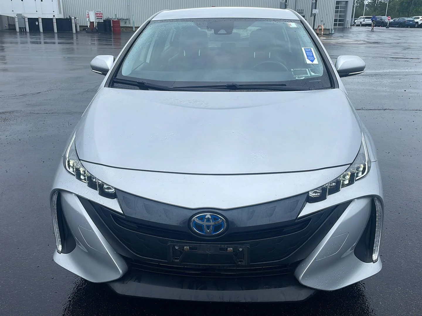 Used 2020 Classic Silver Metallic Toyota XLE image 11