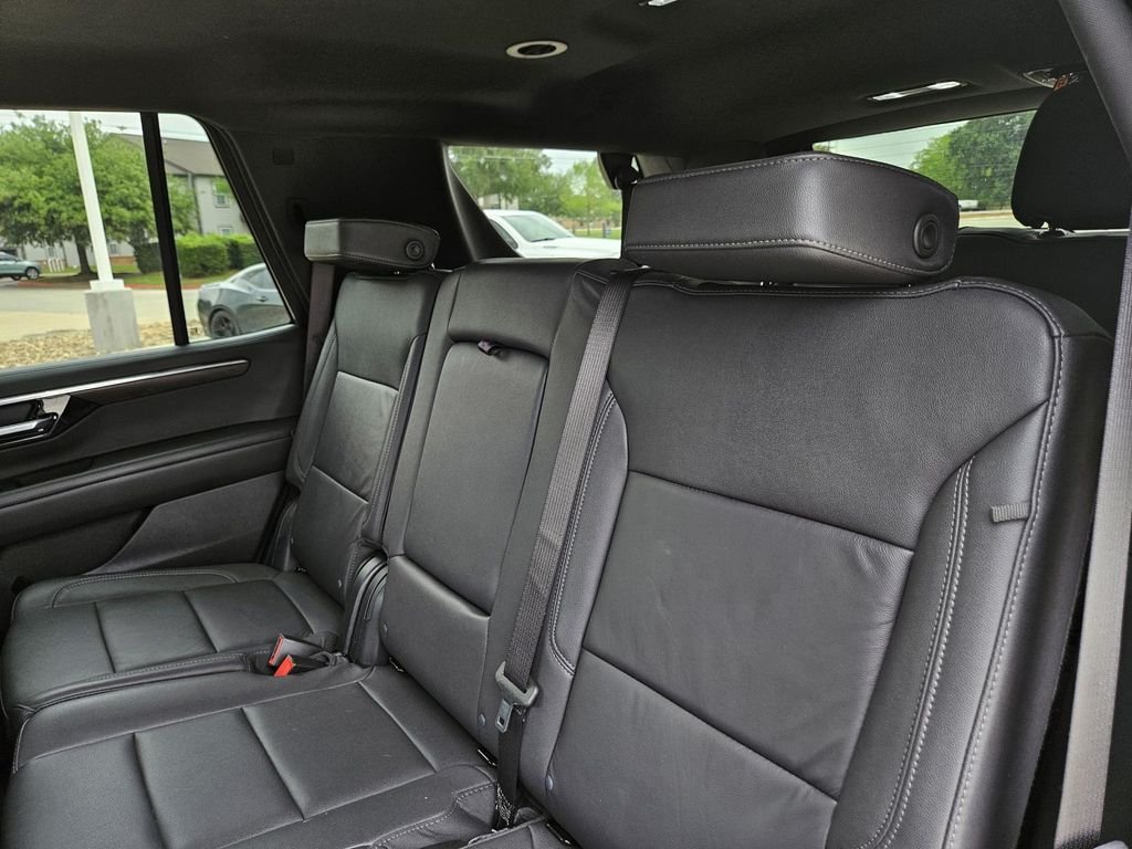 Used 2025 Black Chevrolet Z71 image 34