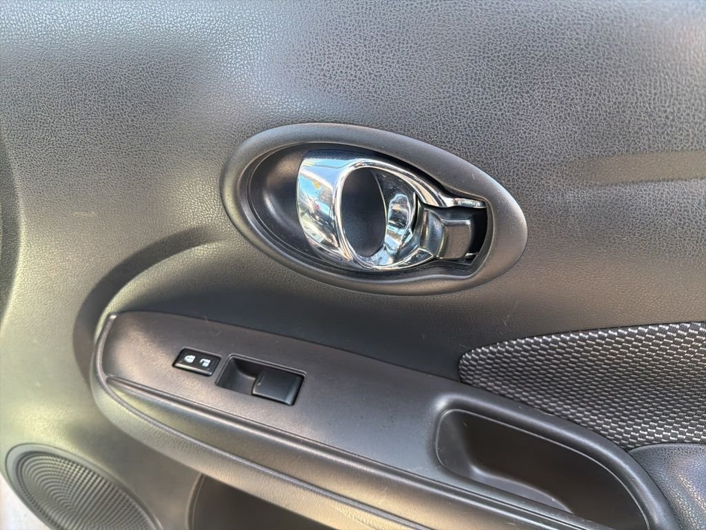 Used 2018 Silver Nissan 1.6 SV image 22