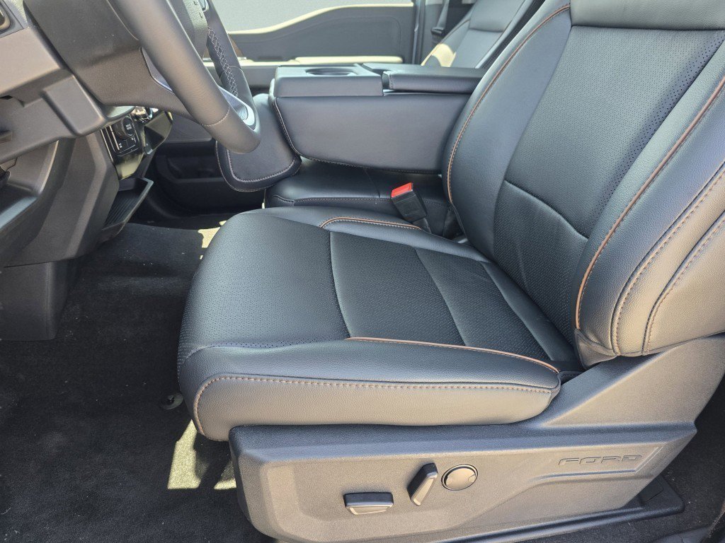 New 2026 Glacier Gray Metallic Tri-Coat Ford F-350® Lariat® image 35