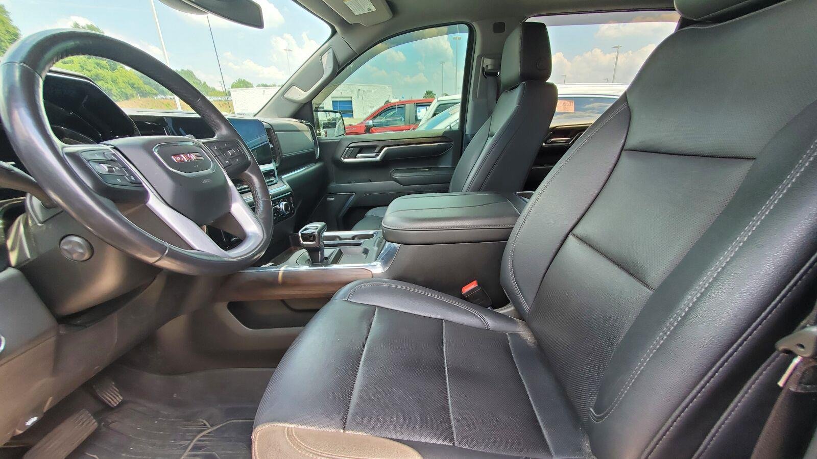 Used 2023 White Frost Tricoat GMC SLT image 3