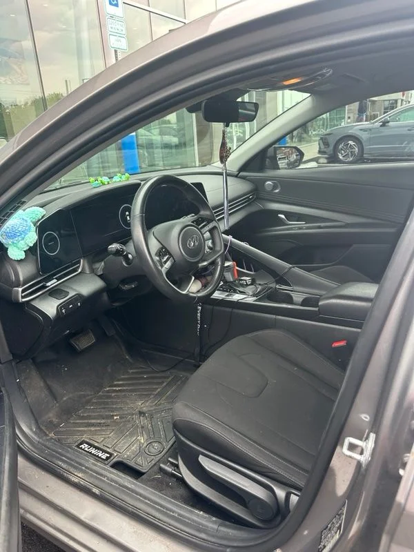 Used 2023 Silver Hyundai SEL image 8