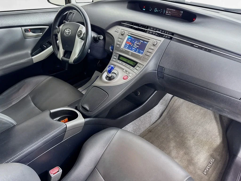 Used 2014 Red Toyota Five image 33