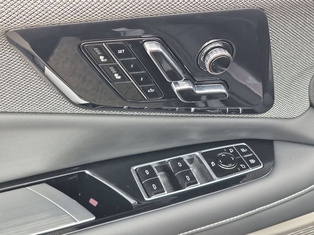 2027 Cadillac OPTIQ Luxury - Photo 22