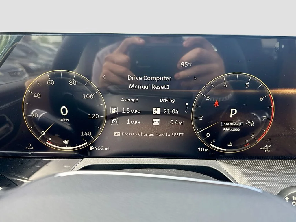 New 2027 RADIANT WHITE INFINITI Luxe 4WD image 12