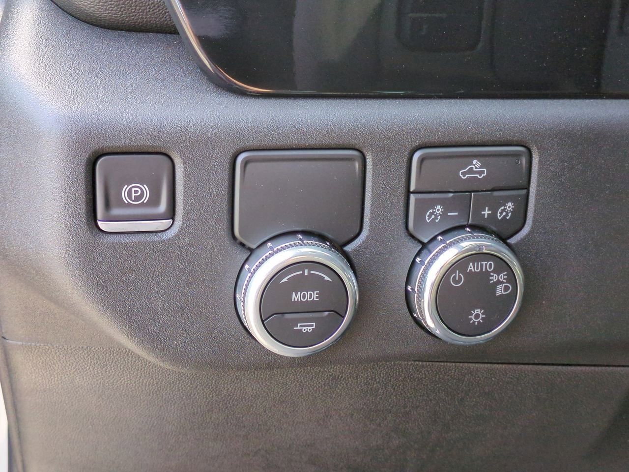 2026 GMC Sierra 1500 SLE - Photo 18