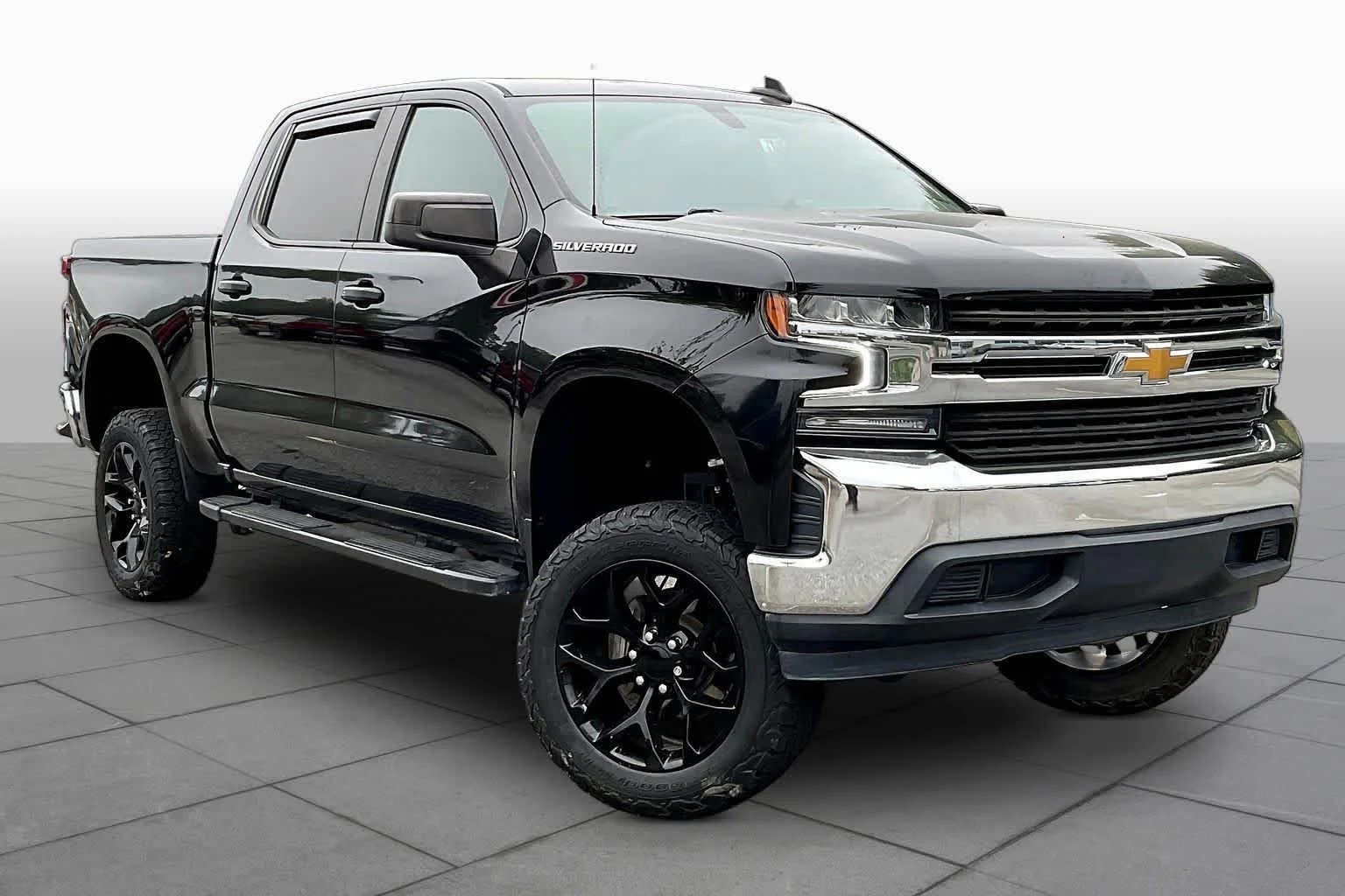 Used 2021 Black Chevrolet LT image 3