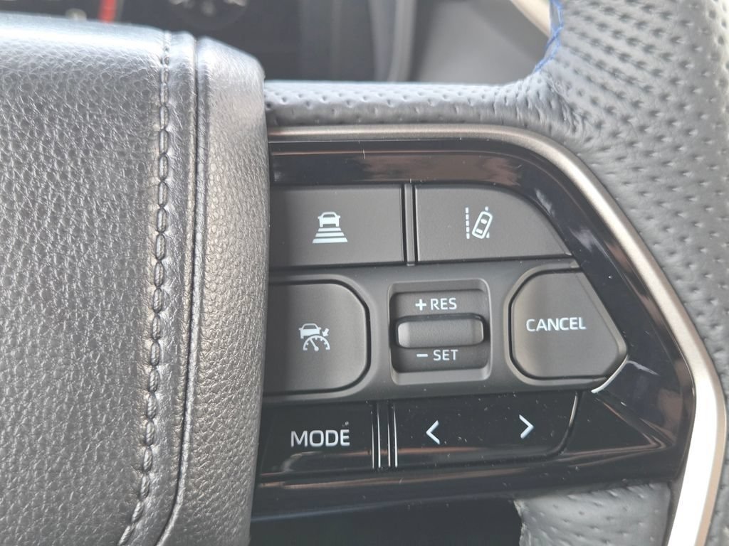 New 2026 Wind Chill Pearl Toyota Platinum image 19