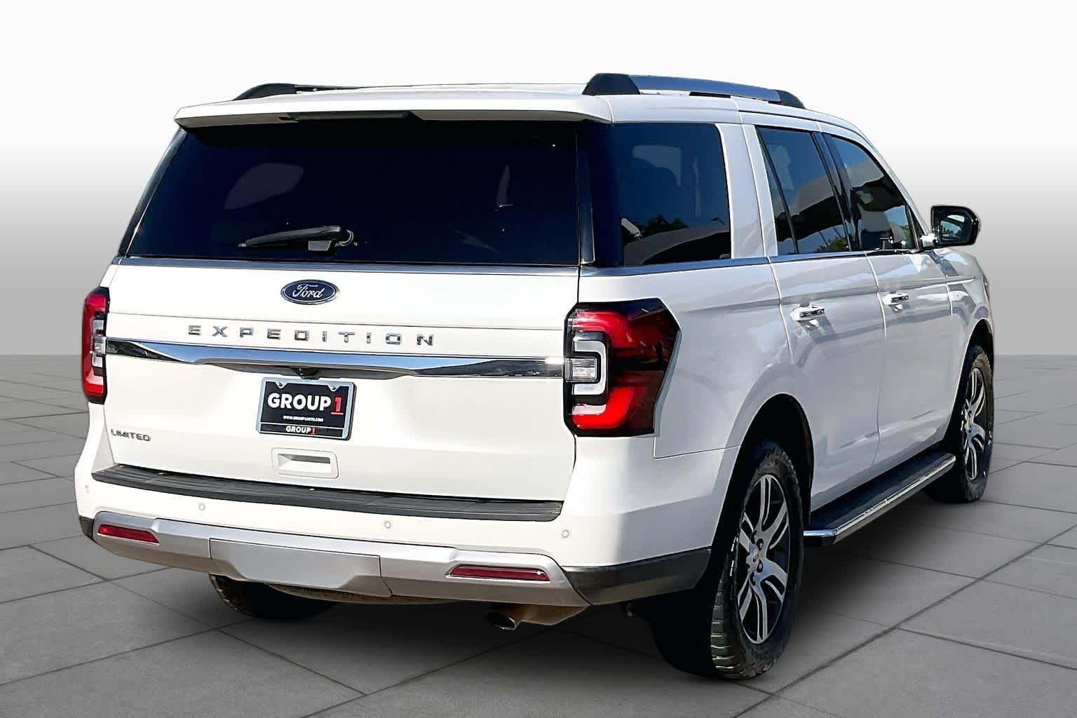 Used 2022 Star White Metallic Tri-Coat Ford Limited image 13