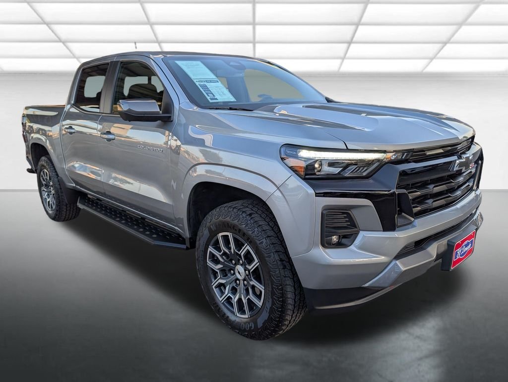 Used 2025 Gray Chevrolet Z71 image 1