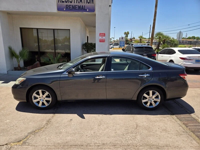 Used 2008 Gray Lexus 4DR SDN AT image 2