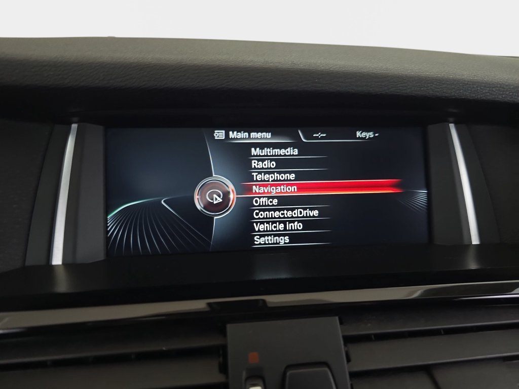 Used 2016 Glacier Silver Metallic BMW xDrive28d image 23