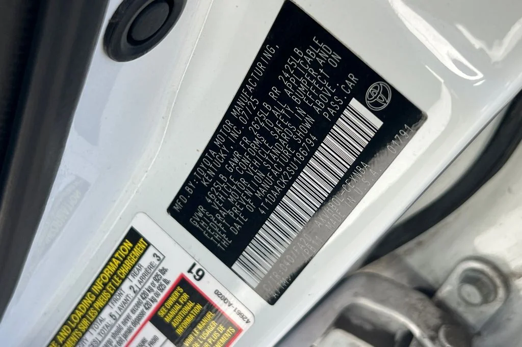 Used 2025 White Toyota LE image 31