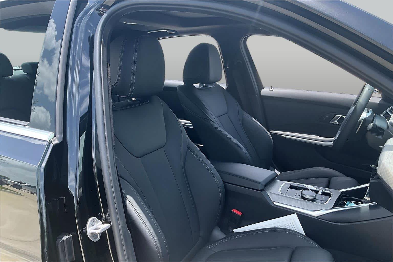 Used 2025 Black Sapphire Metallic BMW 330i image 8