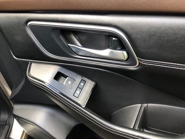 Used 2023 Champagne Silver Metallic Nissan Platinum image 16