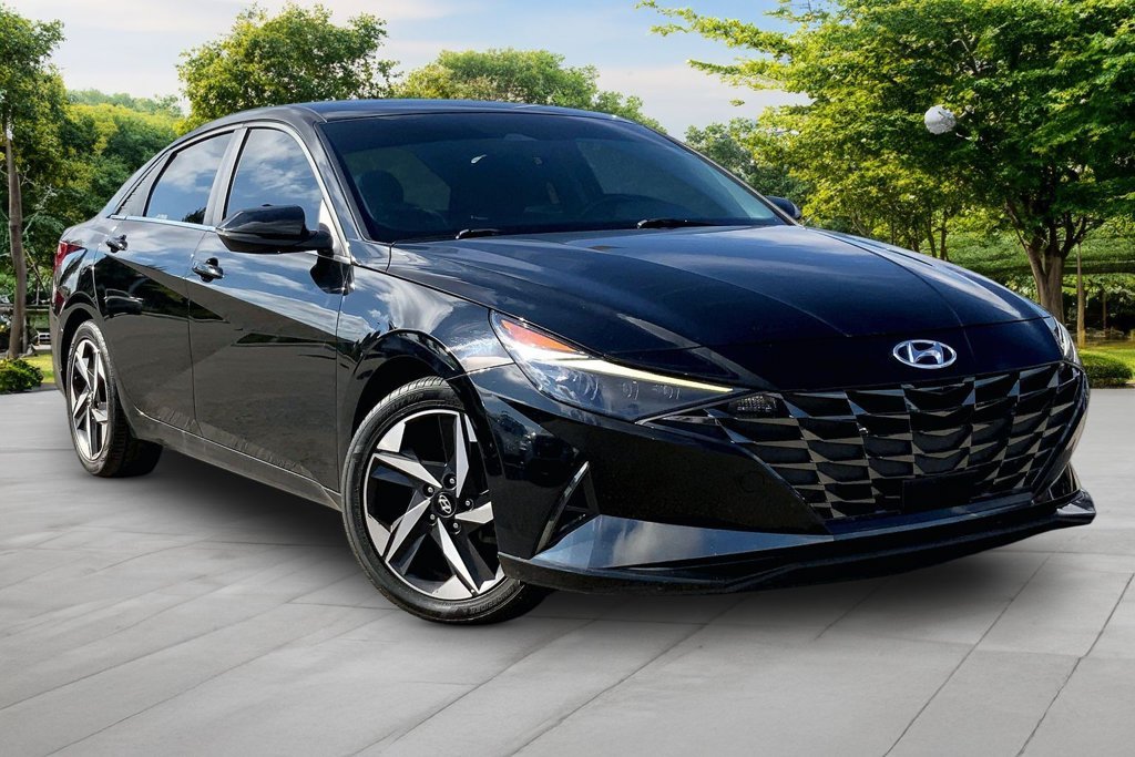Used 2023 Black Hyundai Limited image 3