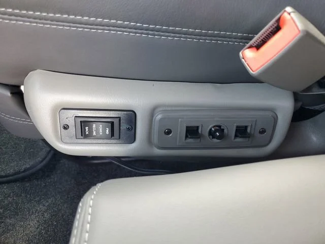 New 2026 Onyx Black GMC Work Van image 7