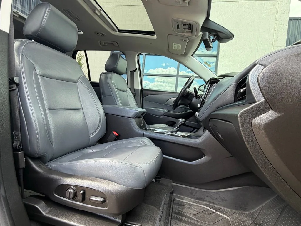 Used 2020 Black Chevrolet Premier image 19
