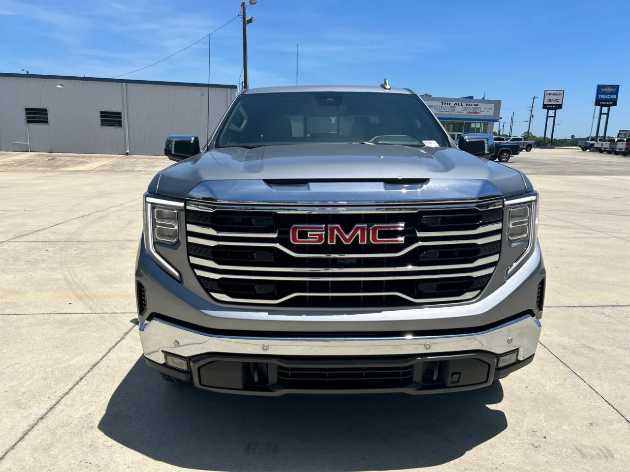 New 2026 Sterling Metallic GMC SLT image 4
