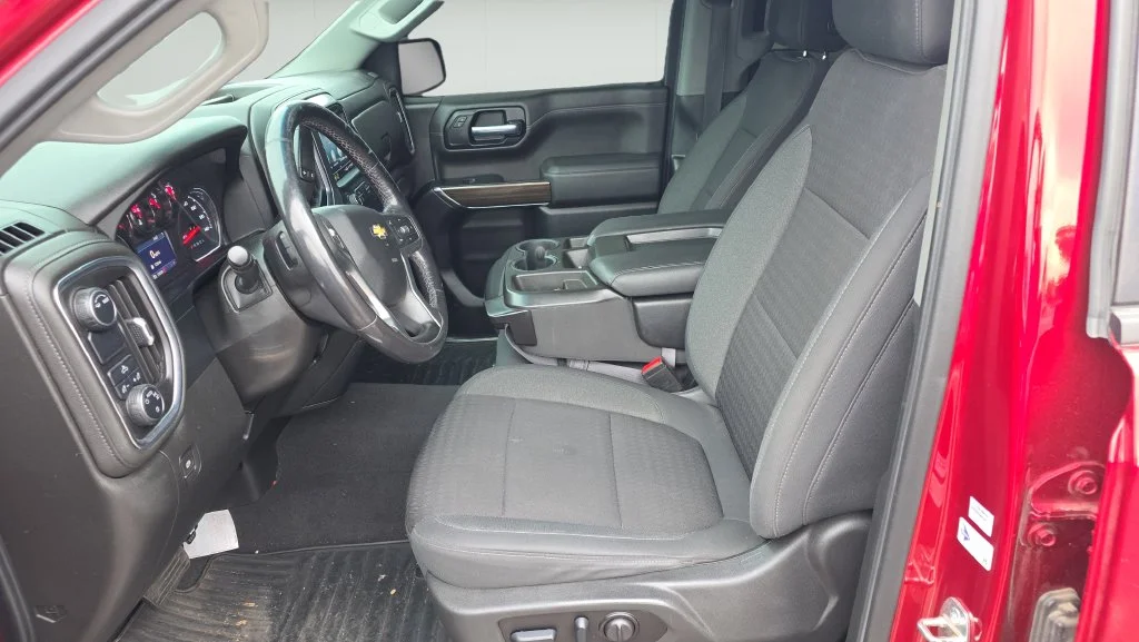 Used 2022 Red Chevrolet LT image 17