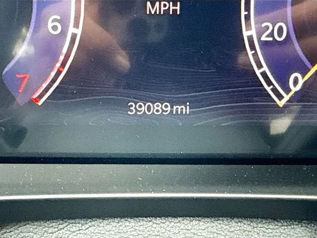 Used 2024 Silver Zynith Jeep Altitude image 37