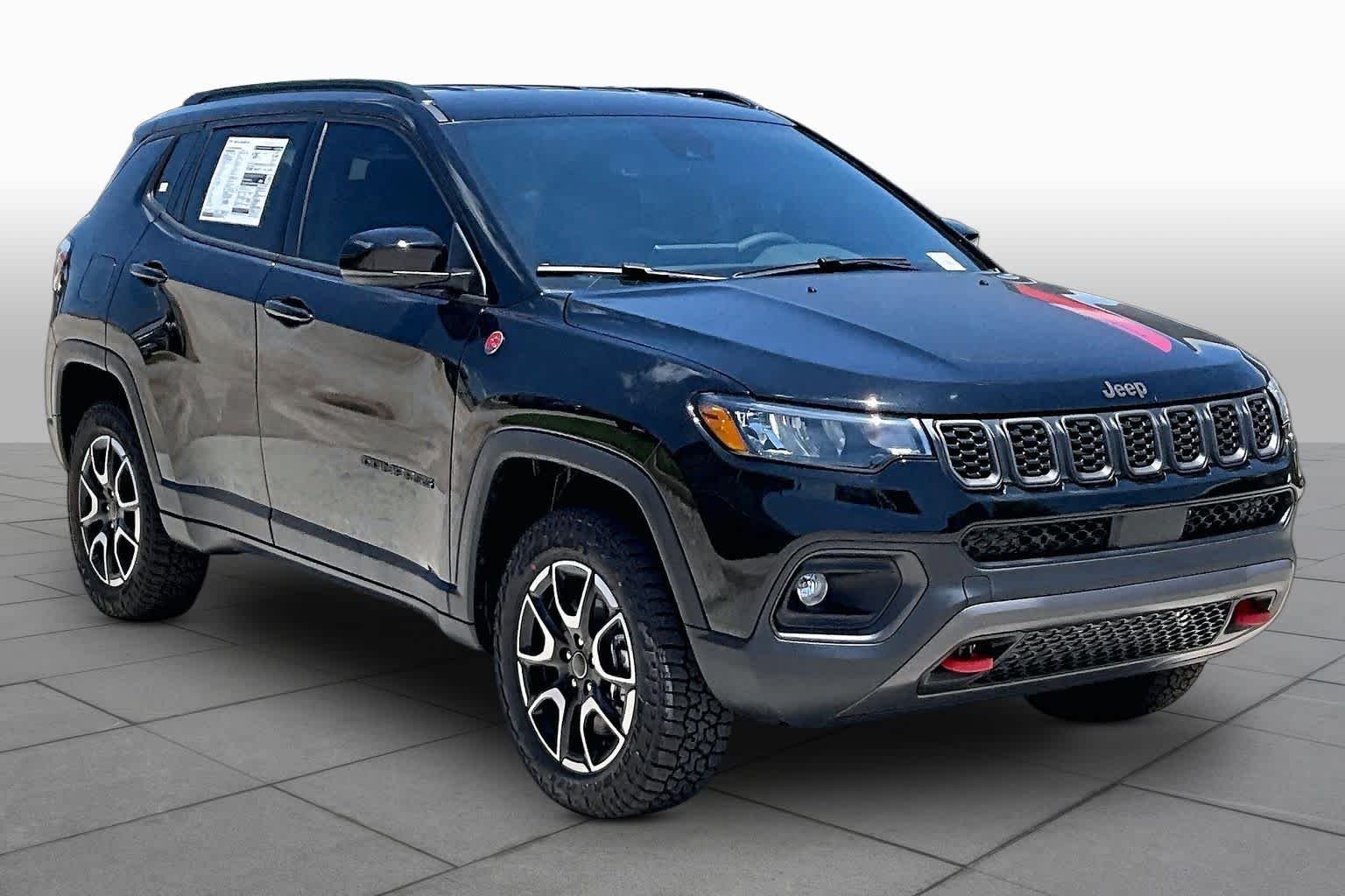New 2026 Diamond Black Crystal Pearl-Coat Exterior Paint Jeep Trailhawk image 3