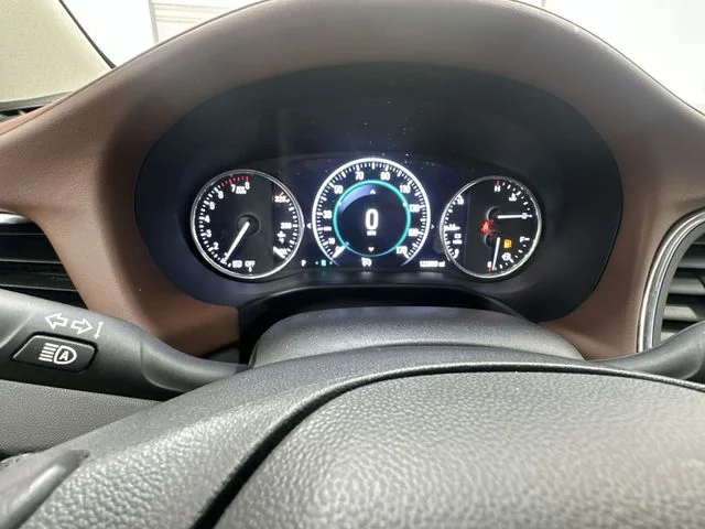 Used 2018 White Buick Avenir image 11