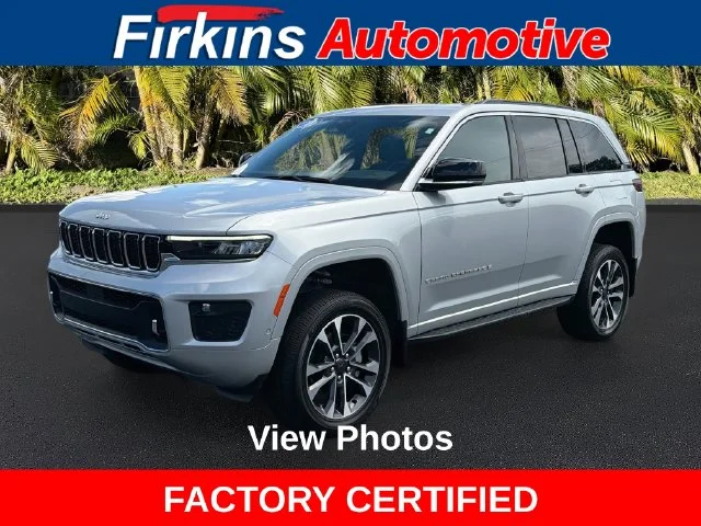 Used 2024 Silver Jeep Overland image 1