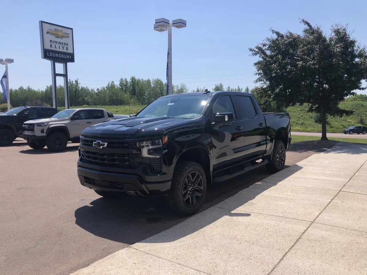 New 2026 Black Chevrolet 4wd Crew Cab 147" Lt image 4