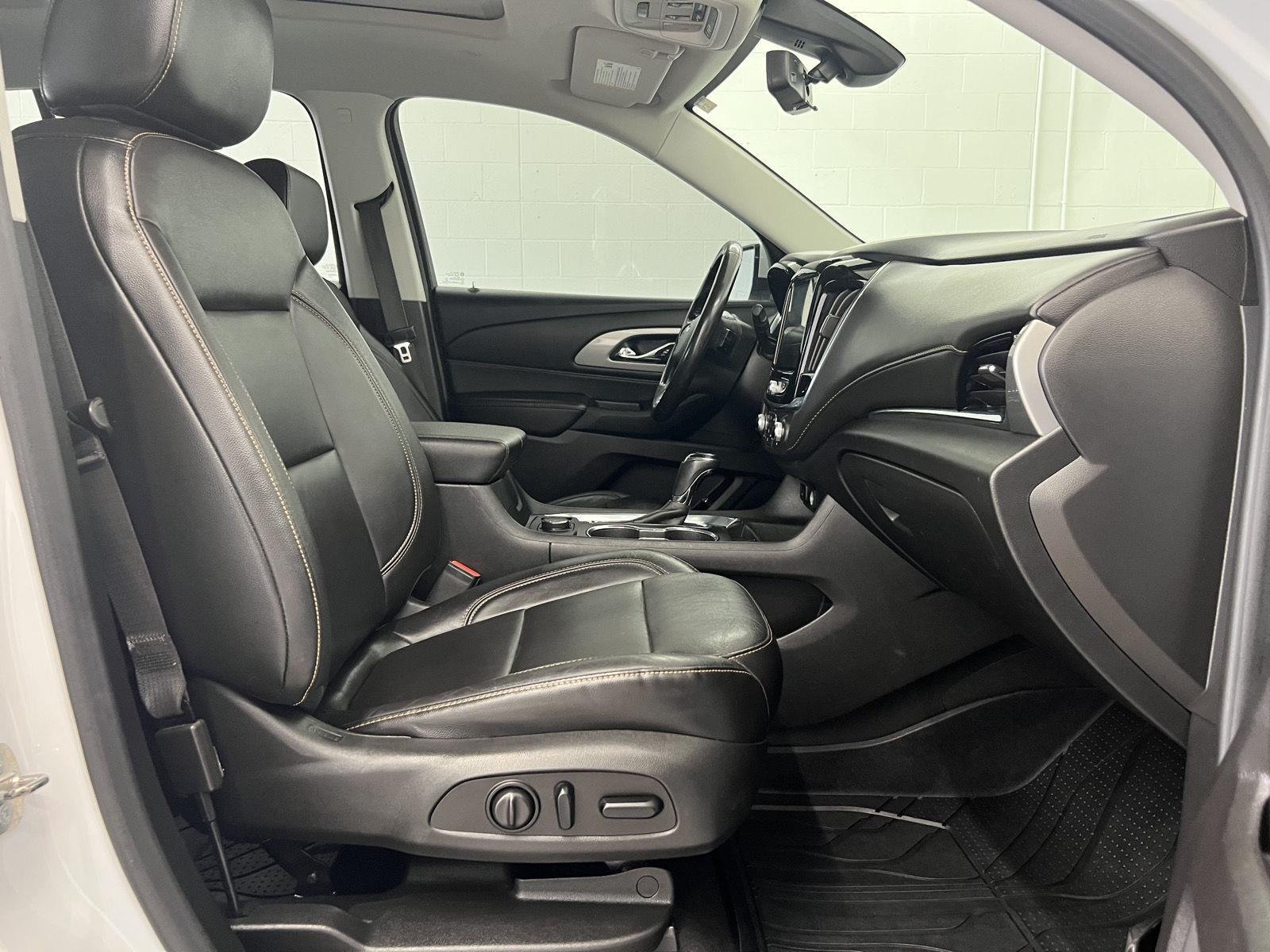 Used 2019 Summit White Chevrolet RS image 29