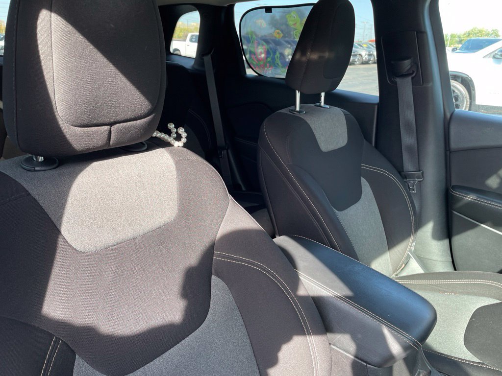 Used 2017 White Jeep Sport image 11