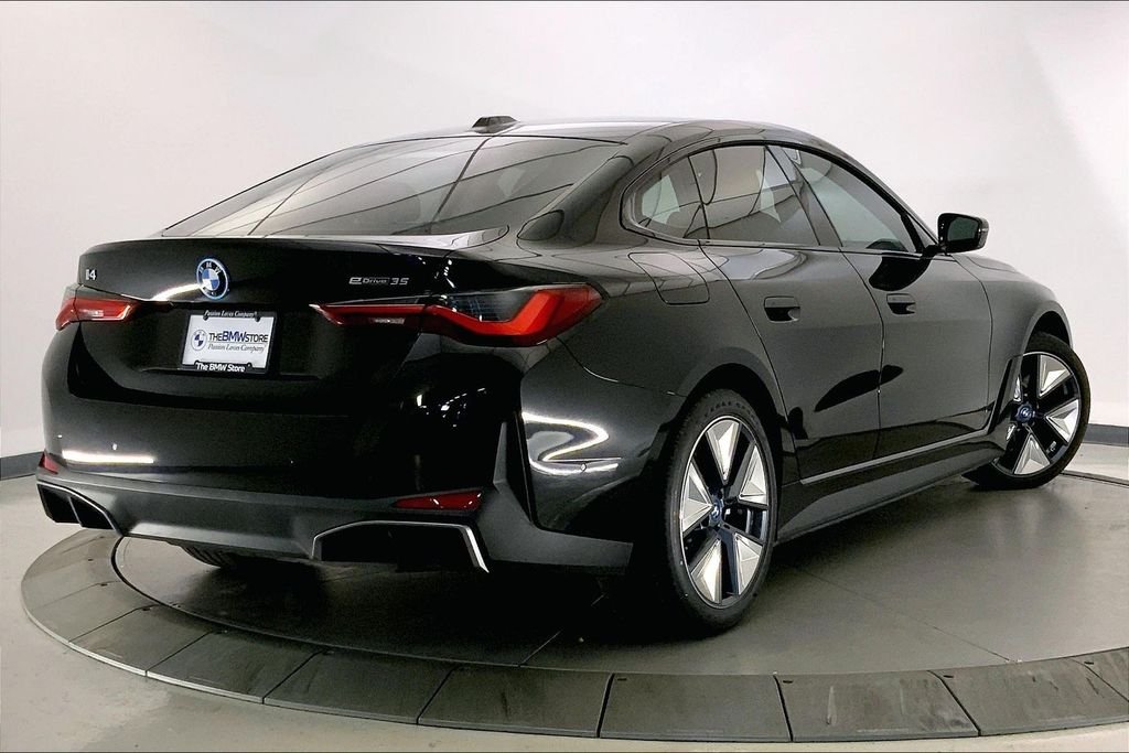 Used 2023 Black Sapphire Metallic BMW  image 11