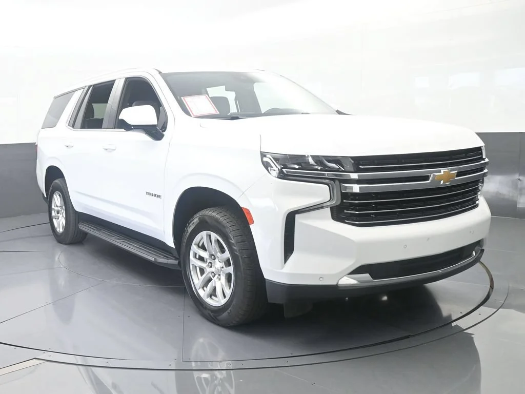Used 2024 Summit White Chevrolet LT image 9