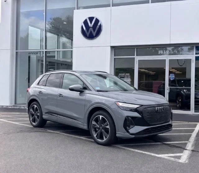 2024 Audi Q4 e-tron Premium Plus