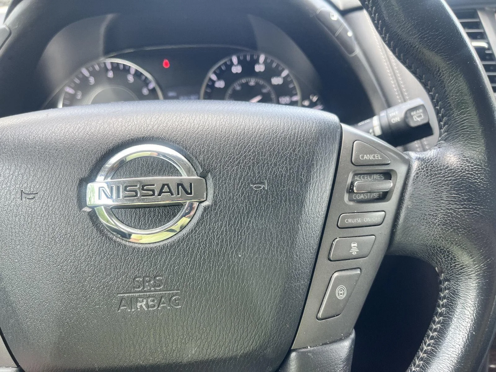 Used 2019 Super Black Nissan SL image 28
