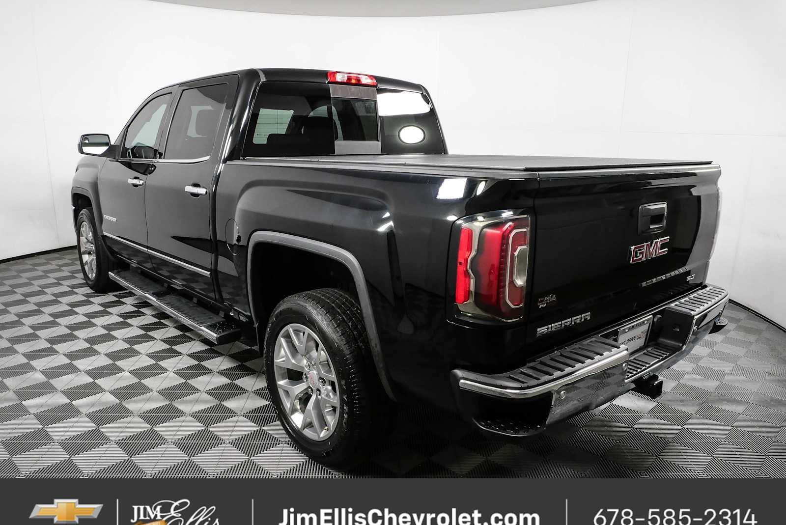 Used 2018 ONYX BLACK GMC SLT image 28