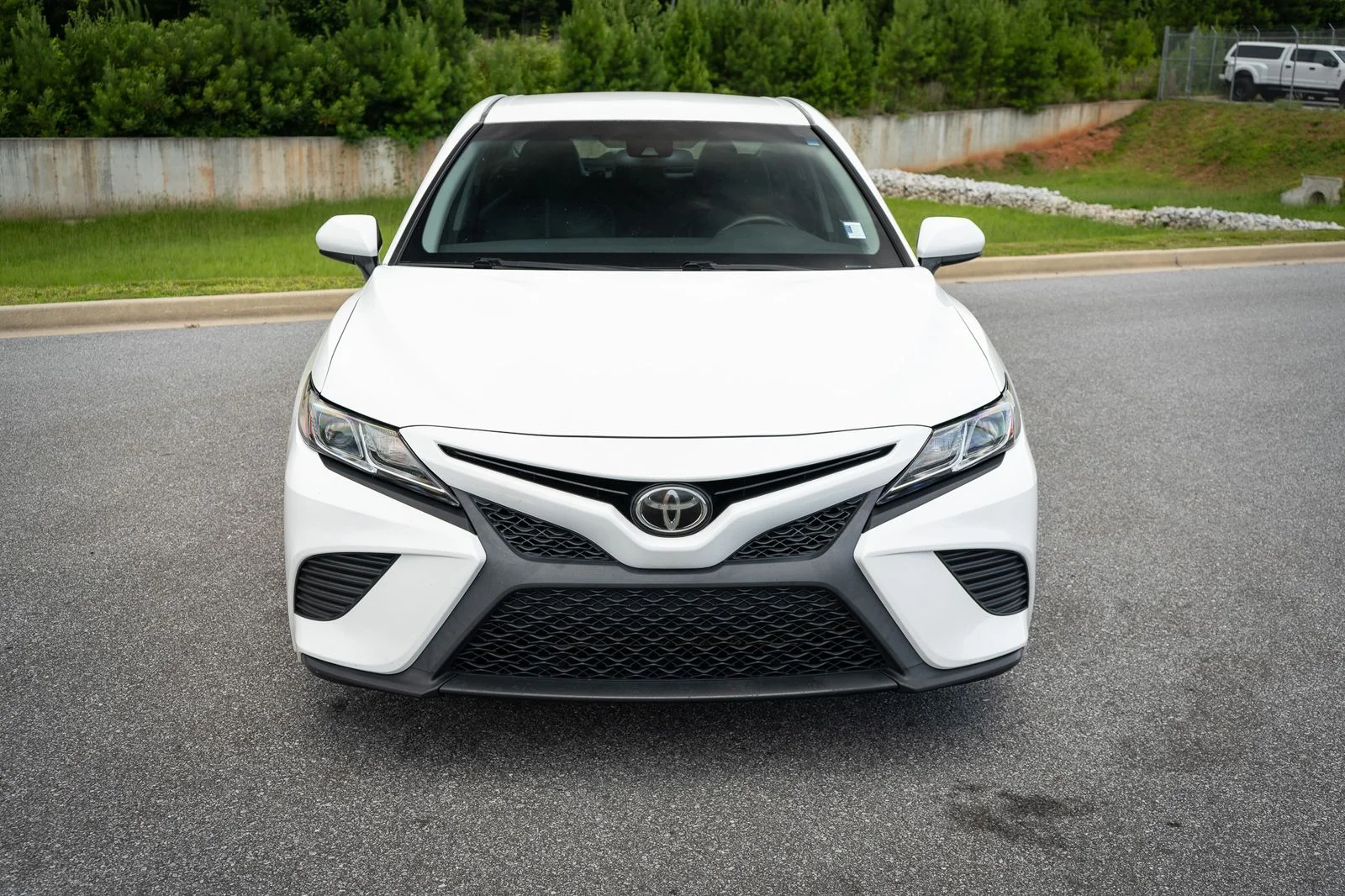 Used 2018 Toyota Camry SE with VIN 4T1B11HK7JU144460 for sale in Seneca, SC