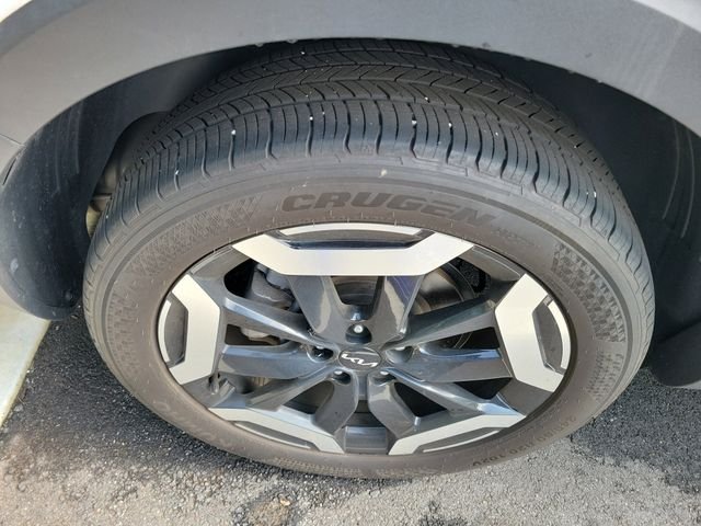 Certified Used 2024 White Pearl Kia S image 8