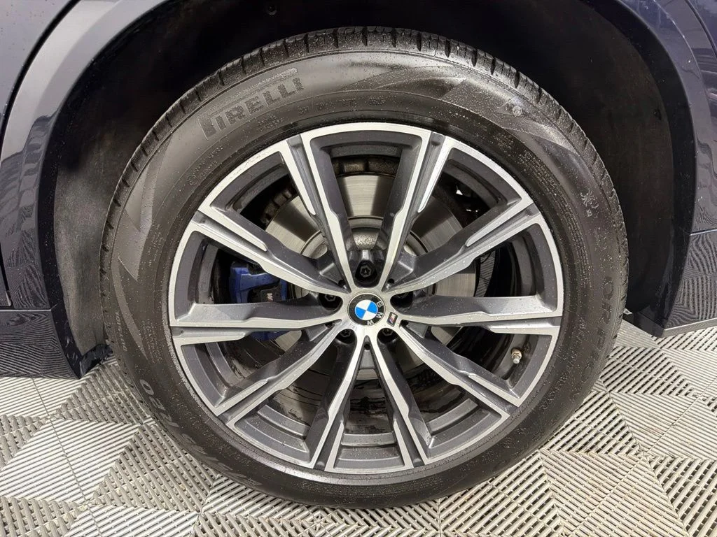 Used 2019 Black BMW xDrive50i image 9