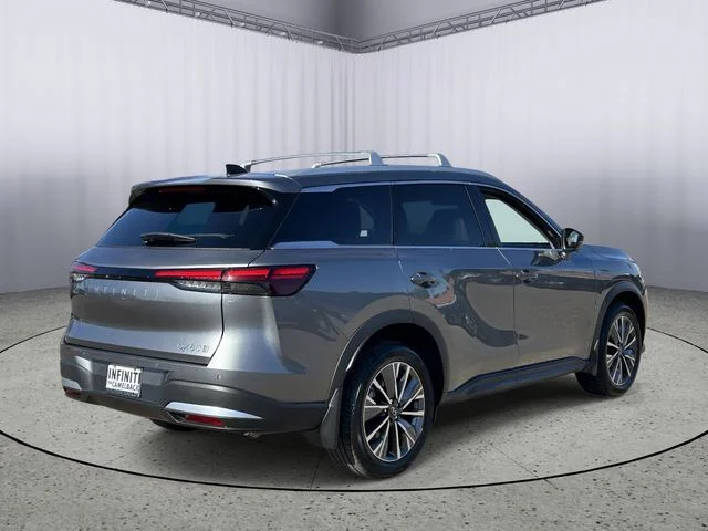 New 2027 GRAPHITE SHADOW INFINITI Luxe AWD image 9