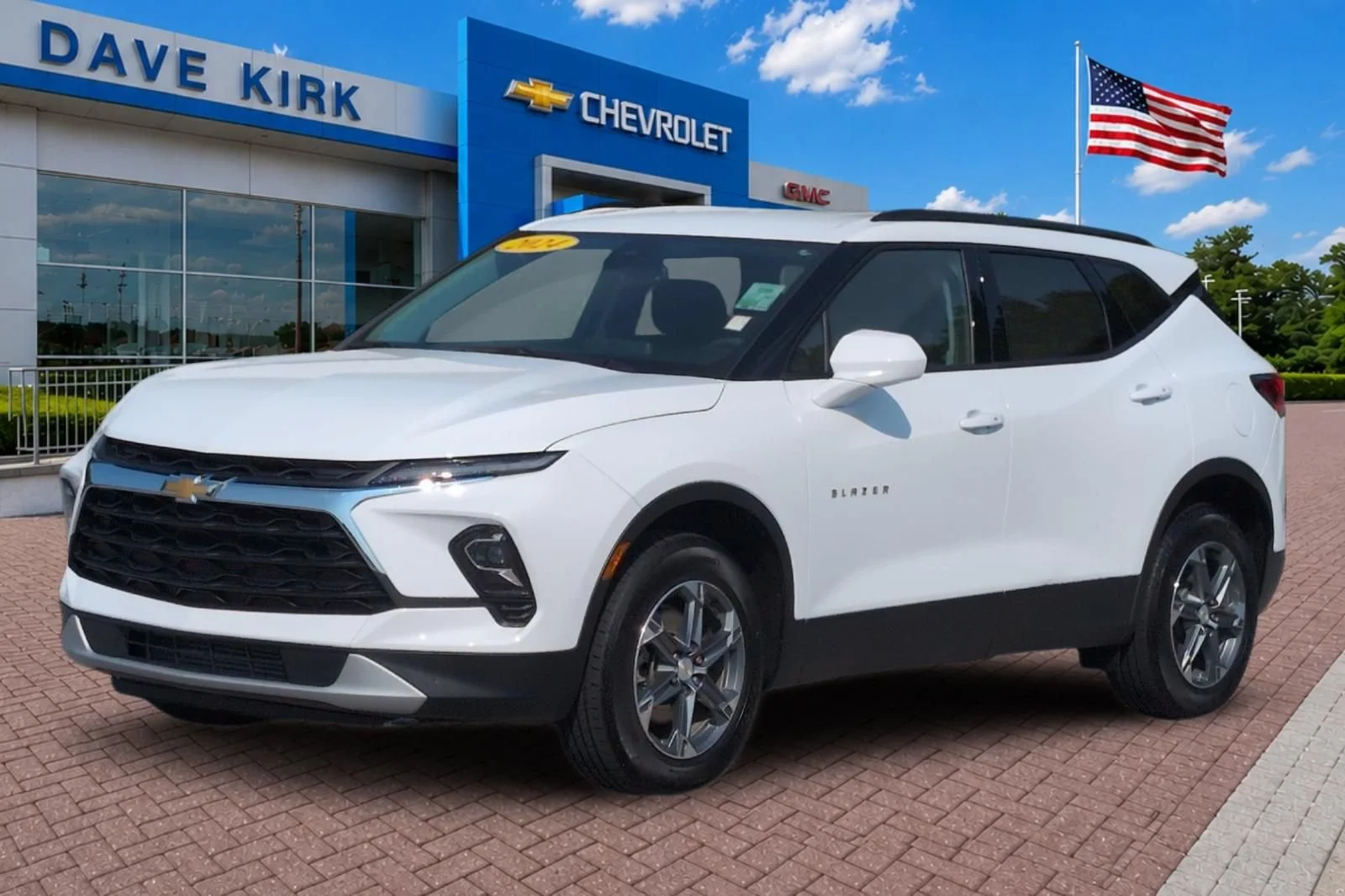 Used 2024 Summit White Chevrolet 2LT image 7