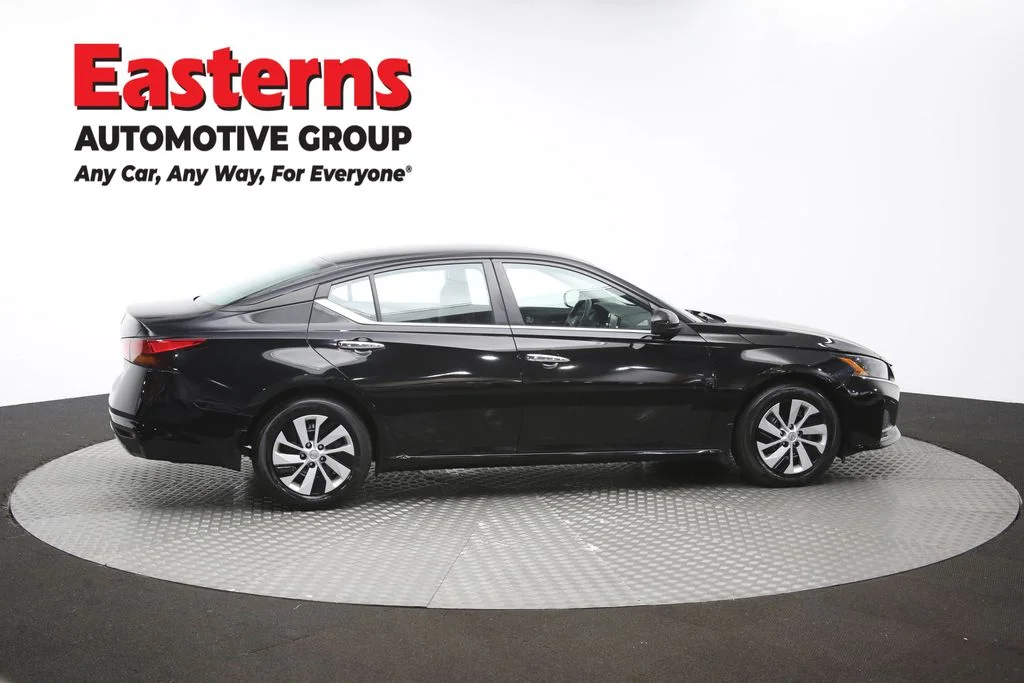 Used 2023 Black Nissan 2.5 S image 43
