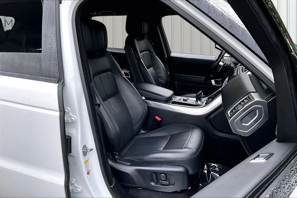 Used 2018 White Land Rover Supercharged image 28