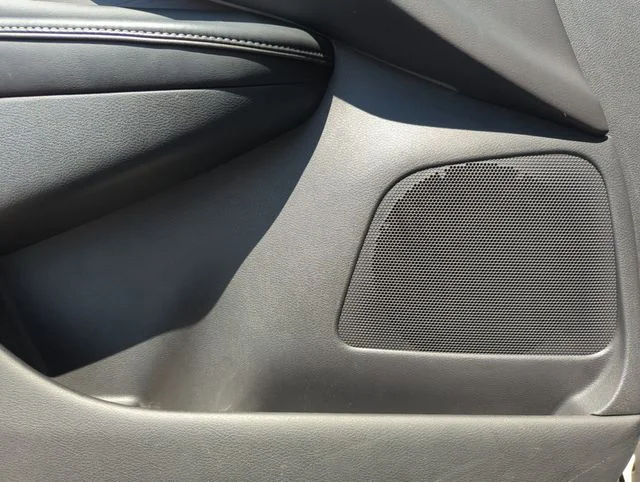 Used 2019 White Nissan Platinum image 34