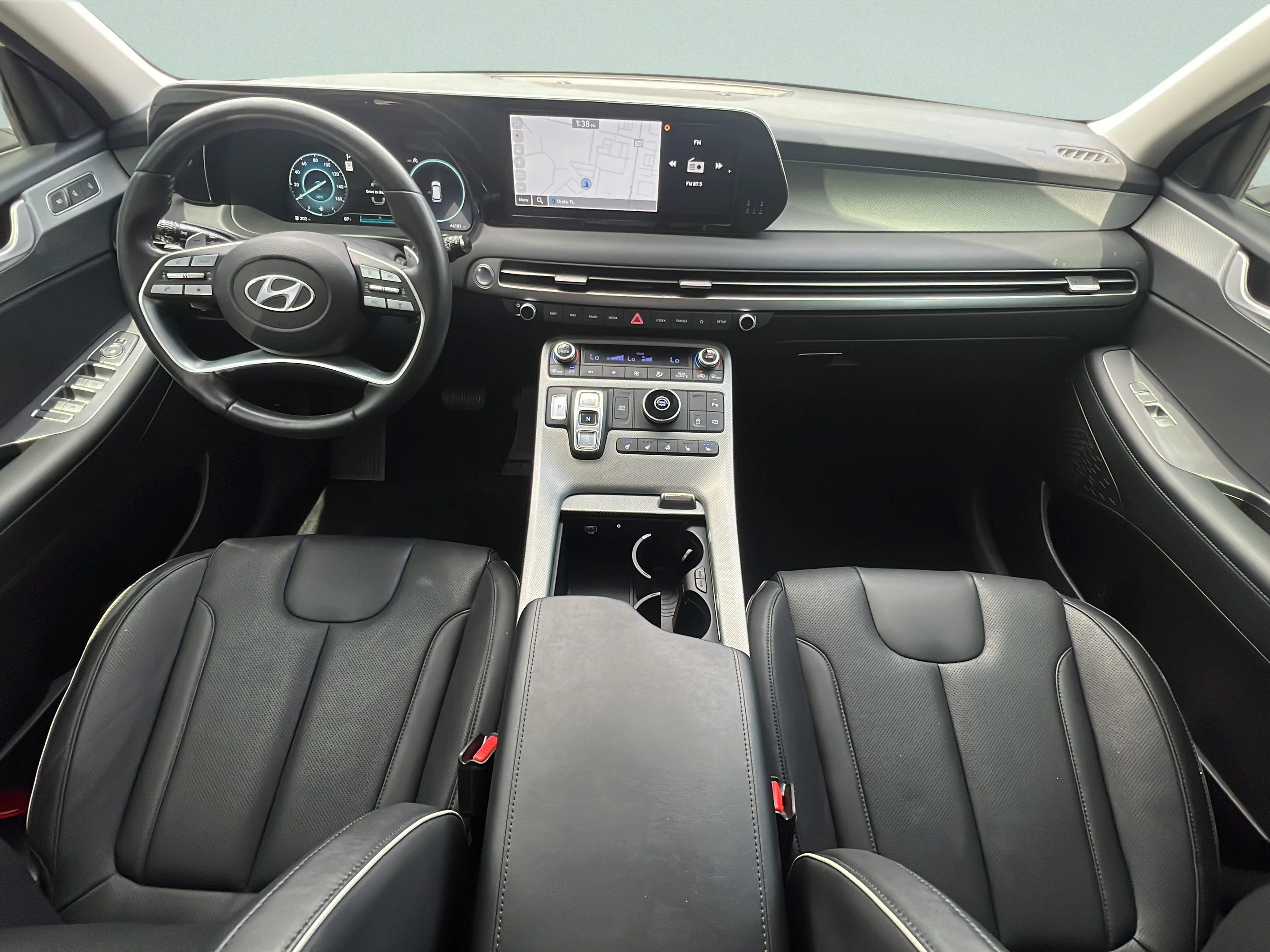 Used 2024 Hyper White Hyundai SEL 7P image 11
