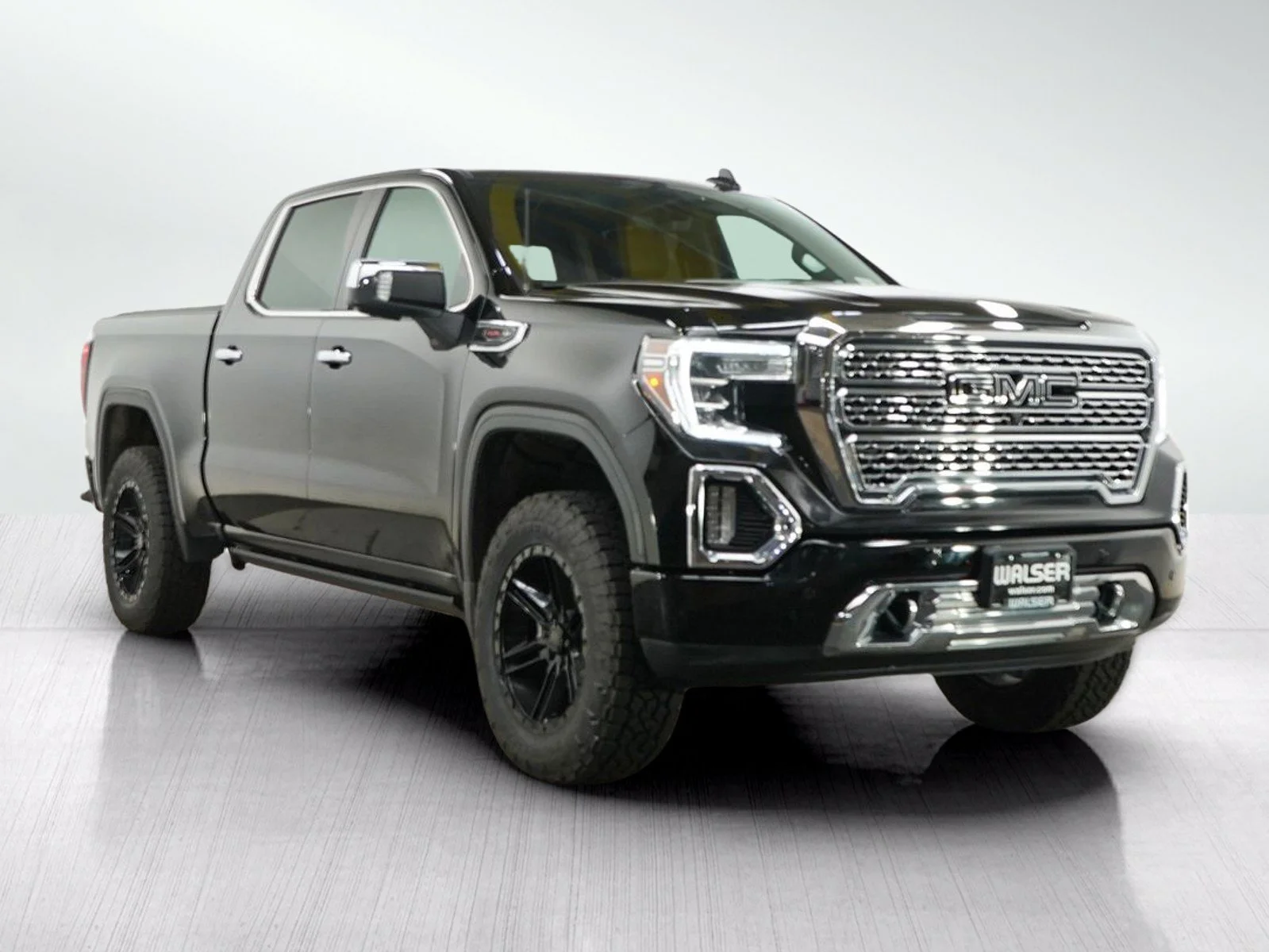 Used 2019 Black GMC Denali image 7